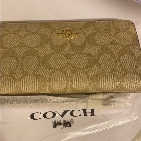 Coach Large Phone Wallet In Signature Canvas LIGHT - Picture 7 of 16